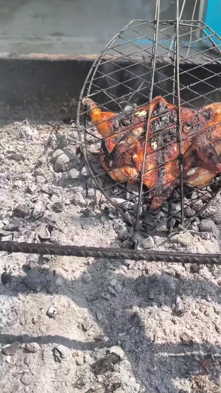 😁😁 فقط ب 7500 دجاج ذبح مشوي على الفحم 
الحجز قبل 2 أو 3 ساعات رقم الحجز مفتوح على طول 
*********** اخوكم وخادمكم محمد علي
