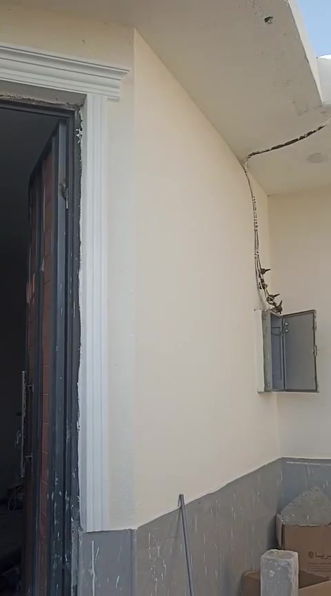 السلام عليكم عيوني هاذا شغل علاوي صباغ من الناصرية كلشي يشتغل حته ديكورات ذا واحد يريد صباغ تواصل وياه على هذا رقم ***********
