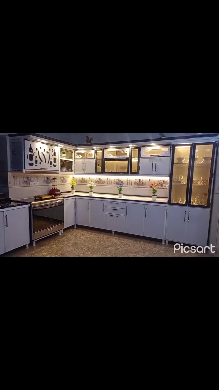 *معمل الرزان للكونترات والمطابخ الألمنيوم* 🤍✨
*أبيض لماع × إضاءة دافئة... نعومة وأناقة*

مطبخ ألمنيوم فخم، لون أبيض لماع يطي وسع ولمعة راقية، مع إضاءة LED دافئة تبرز جمال الكونتر وتخلي المطبخ دافي ومريح.

✅ ألمنيوم أصلي ضد الماي والرطوبة
✅ تفصيل حسب الطلب وخزاين واسعة
✅ إضاءة مخفية + تقفيل محكم
✅ ضمان حقيقي وسعر مناسب

📍 كركوك - توصيل وتركيب
📞 ***********

*الرزّان... شغل رزين والضمان لسنين ✨*

#مطابخ_المنيوم #كونترات #كركوك
