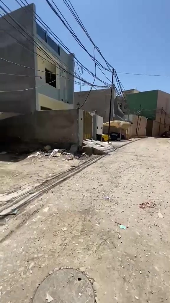 قطعة ارض للبيع مساحة ١٣٧ العنوان ديالى بعقوبة فلكة الامين مقابيل شارع ديري داخل فرع اسواق السيد ابو علي رقم صاحب القطعة ***********
