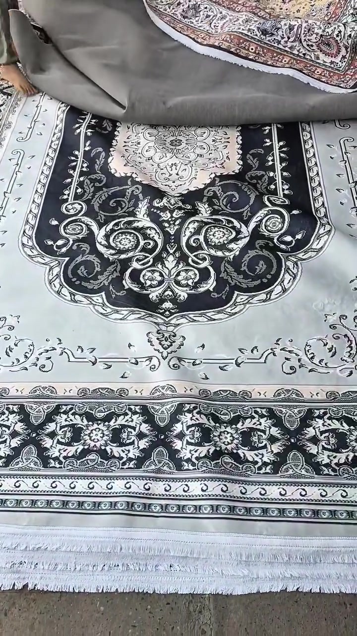 سجادة كلاودي • ١٥٠×٢٠٠ سم • توصيل لباب