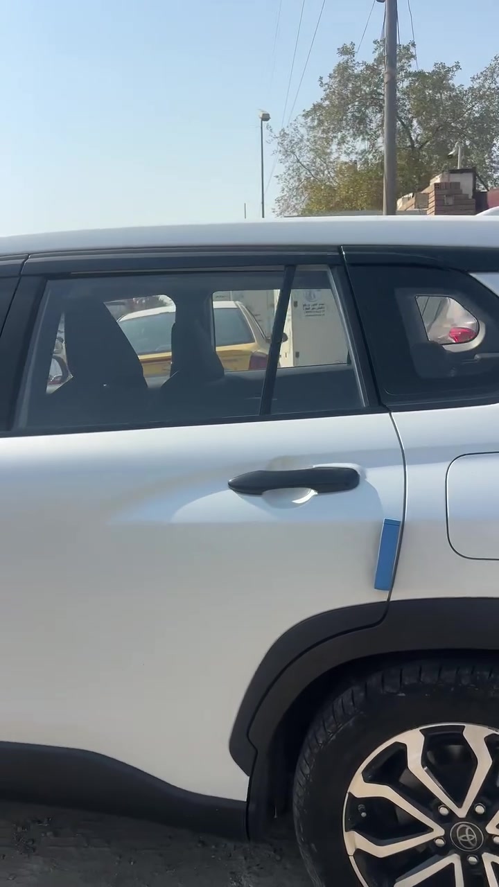 السلام عليكم         فروت لاندر 23موصفات S رقم بغداد انكليزي ماشيه 33الف ويل حجم 17   مواصفات s 
السعر 25800 وبيها مجال بسيط  السياره بيها بارد باب السائق للاتصال ***********
