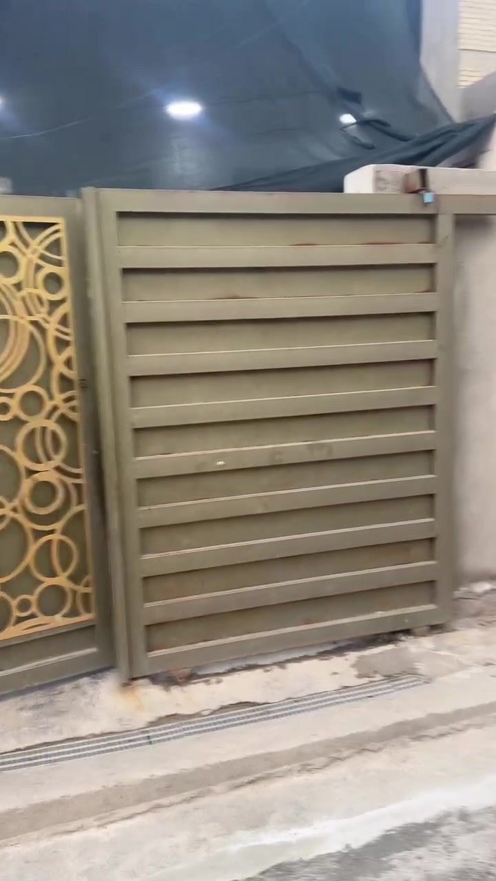 بيت للبيع ١٠٠ متر طابق ونص زراعي حجي جعفر منطقة تبليط وكامل الخدمات للاستفسار ***********
