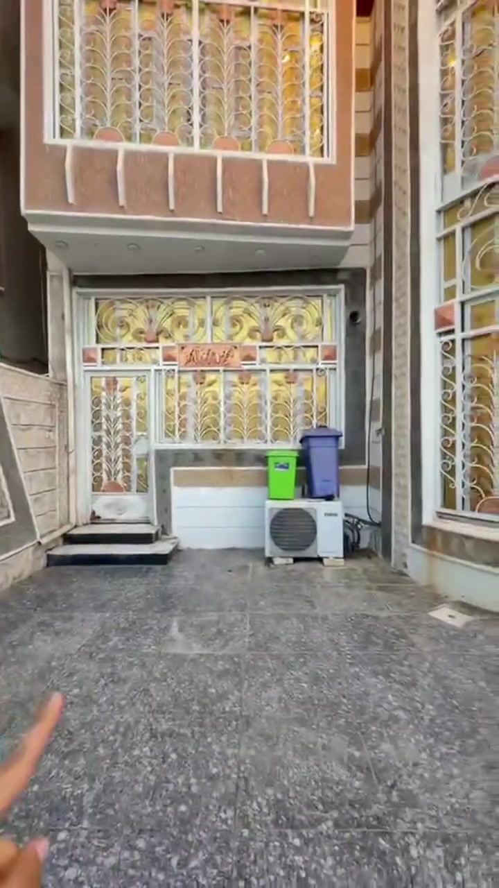 المعقل التصنيع • ٣٠٠م • ٥ غرف