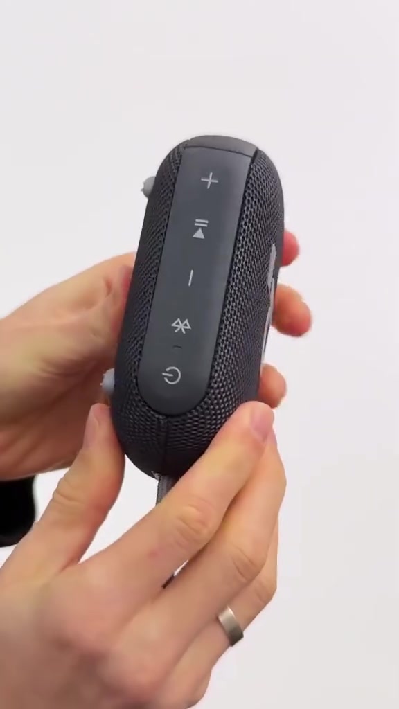 🔊🔥 Anker Soundcore Select 4 Go – سبيكر محمول 🎶

إذا تبحث عن سبيكر صغير، قوي ومقاوم للماء، فإن Soundcore Select 4 Go خيار ممتاز للرحلات والبيت والطلعات. 💯

🌟 أبرز المواصفات:
🔹 قوة صوت 5W 🔊
🔹 بطارية تدوم حتى 20 ساعة 🔋
🔹 مقاوم للماء والغبار بمعيار IP67 💦🏖️
🔹 قابل للطفو على الماء 🌊
🔹 اتصال Bluetooth 5.4 سريع ومستقر 📡
🔹 شحن عبر USB-C 🔌
🔹 تصميم صغير وخفيف وسهل الحمل 🎒
🔹 مناسب للبيت، السفر، الرحلات والمسبح 🏕️🏖️

🎵 حجم صغير… وصوت تستمتع بيه بكل مكان!

📲 للطلب والاستفسار عبر واتساب:
***********

🚚 متوفر توصيل إلى كافة محافظات العراق
