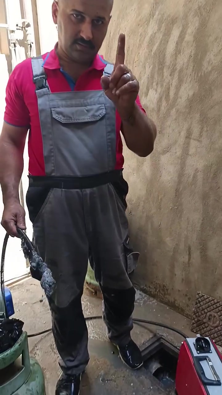 🔥 شركة (الخبير)  سونار العراق 🔥
💥 أسعار مناسبة جوه السوق | واحد العراق شيخ السباكين 💥
📍 عنواننا: عاصمة بغداد – نغطي جميع المحافظات
✔️ نعمل بضمان الفحص وبأحدث الأجهزة العالمية
خدماتنا:
1️⃣ كشف تسريبات المياه والرطوبة بسونار حديث + معالجة كاملة
2️⃣ فتح وتسليك المجاري بدون تكسير بأجهزة إلكترونية متطورة
3️⃣ ثقب بلكور (فتحات صاروخية للمطابخ والمرشحات) بجميع الأحجام ✔️
4️⃣ قص كونكريت وفتح دكت وأبواب بماكنات احترافية
5️⃣ سحب خطوط المياه وربط مجاري خارجية
6️⃣ تأسيس صحيات عامة (ماء + مجاري) بأعلى جودة
🚀 فريقنا يوصل لك بأسرع وقت
🌍 خدماتنا داخل بغداد وجميع محافظات العراق
📲 واتساب: ***********
📍 أرسل موقعك ونوصلك فوراً
 👍
