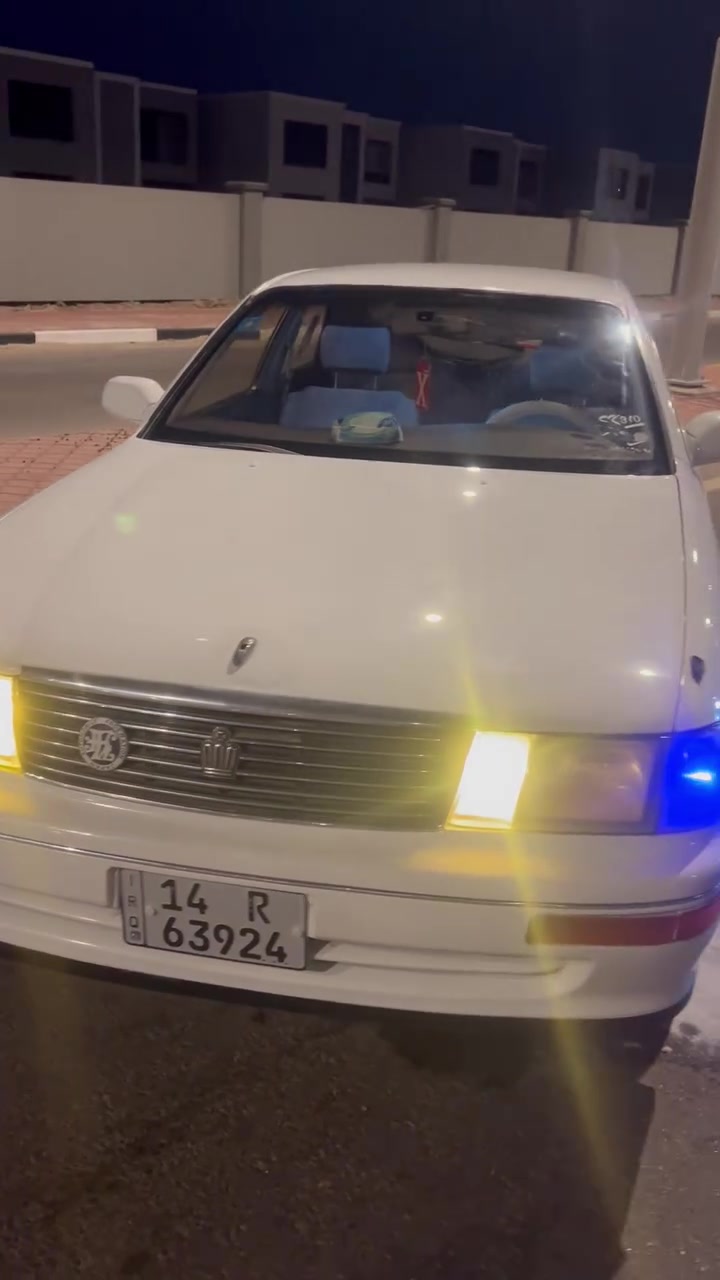 السلام عليكم بطه كراون موديل 2000 مكينه وكير على الفحص نضيفات حداديه نضيفه مكفوله كفاله عامه مابيها عيب شرعي مكفوله من الضربه والنقل الجثه والكص كفاله السياره مصبوغه جماليه سياره صبغ عام سياره ب اسمي سنويه وهزه جديده ب اسمي سياره حلوه مامتعوبه جديده مكان البصره القبله حي الشهداء  السعر 52 وبيها مجال 
هاتف ***********
