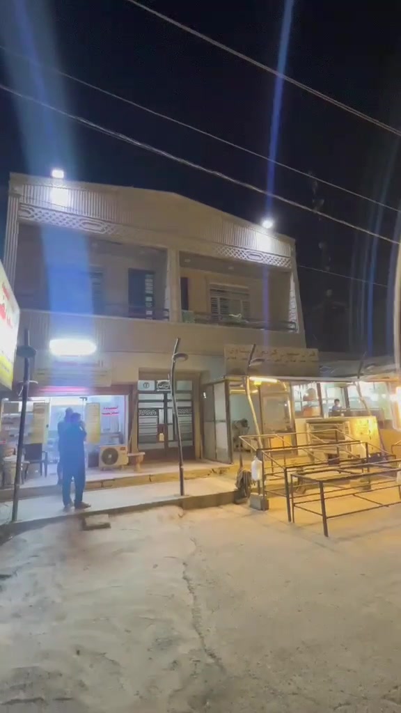 بناية تجارية • ٣٤٠م • محلين و٤شقق