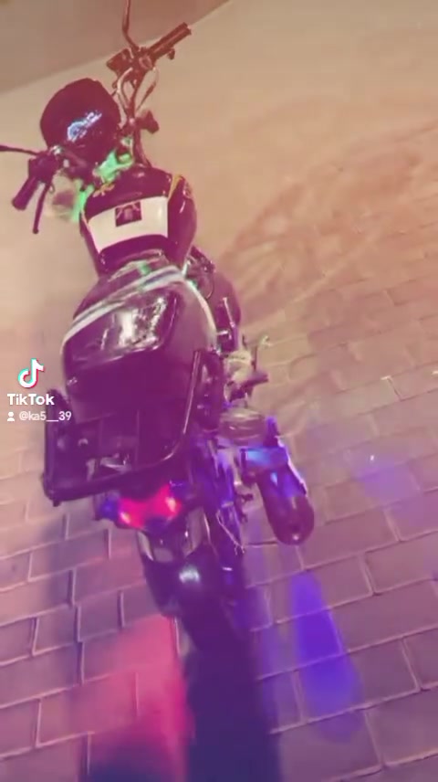 ايراني 24 فول نضافه 
بي ورقه وحده
للبيع او مراوس وانطي فرق عادي
نضافته كدامك مكاني حصيبه الشرقيه
مابيه نقص دراجه
شعندك نزل
