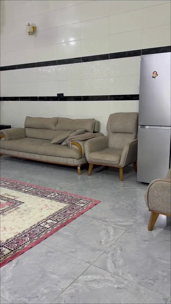 دار للبيع طابو زراعي سند ٢٥ العنوان الكوفة شارع المعمل الشارع المقابل مدارس السفير الأهلية الفرع خلف سكلة سيد ناجح مباشرةً، 
- مساحة الدار ١٥٠ متر بناء حديث جداً بناءجناي 
- - الشراي فقط يتصل واله مجال للسعر 
- 
- ***********
