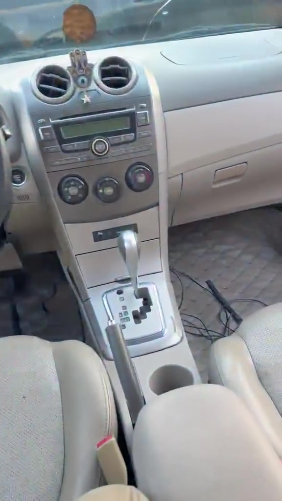 السلام عليكم  بي يوايدي جي ثري مديل 2013 سياره جديده سياره مال بيت مامتعوبه كير كفاله مكينه كفاله تبريد ثلج تخم تاير جديد 
جراد مابيه كشر مبين كدامكم السعر 55  العنوان بغداد حي اور سياره بسمي  
الاستفسار واتساب ***********6
