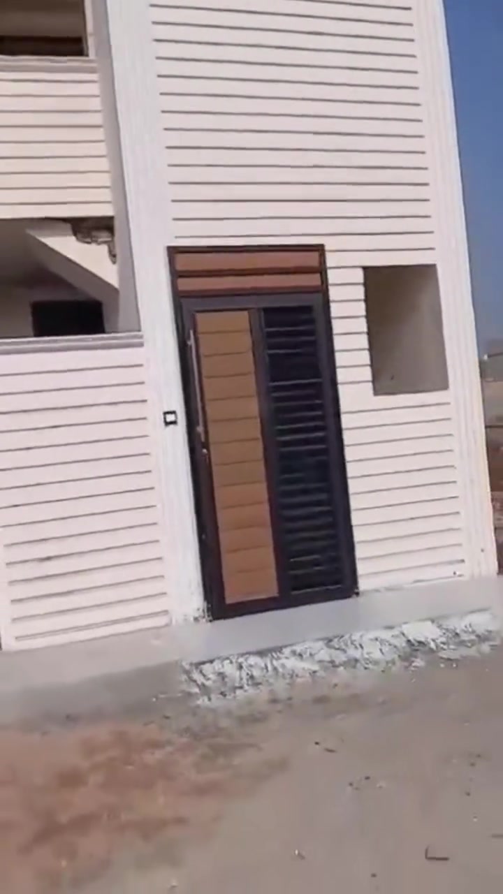 السلام عليكم عيوني بيت🏡 للايجار بيت جديد فول✨ مواصفات عنوان البيت بغداد الدورة شارع ابودشير خط نفط 📍مجاور شركة ذو الفقار 📍للاستفسار الاتصال على الرقم📱
***********
