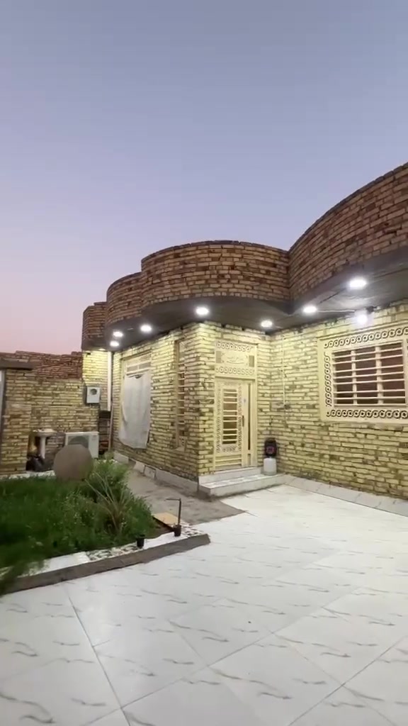 🏡 دار للبيع مساحة 250 متر، العنوان حجي حسن الماجدية ع شارع 15، نهاية شارع الصفاه ع السدة، طابو زراعي بيت جريو الدبات
طابق واحد
يتكون من غرف نوم عدد 2
🛏️ قياسات 4*5
🪟 صالة  4*10
مطبخ حار +بارد 3*8
🛋️ أستقبال 4*7
🚿 حمام 2*3
درج وسط الصالة محجرين
منور 2*3
🚽 مجموعة صحية خارجية
بيتونة بداخلها مخزن 4*5
🌳 حديقة 3*5
طارمة 6 متر ونص
خدمات كاملة
الواجهة 12.5، النزال 20
السعر خاص أو الأتصال ع الرقم 
***********
