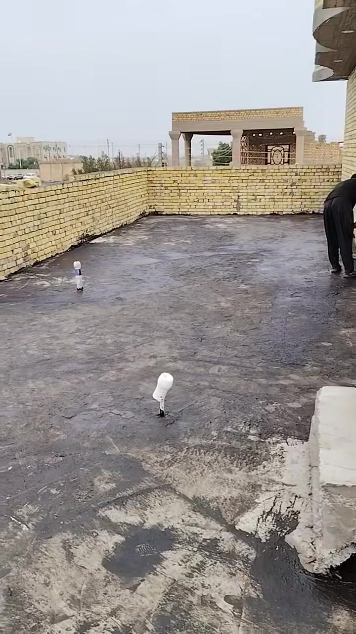 #فلوسك_عندك_لمن_يكمل_سطحك 💸
***********
تم إنجاز السطح حسب المواد المطلوبة:
🛠 زفت + فلانكوت + نايلون + اشتايكر السماوة
✂ كص كوسره
✅ شرط الفحص بالماء + استلام من قبل #مهندس_كرسته
🔧 صيانة الماستك والأسطح القديمة متوفرة

📍 متواجدين: الناصرية – أقضية ونواحي
***********
