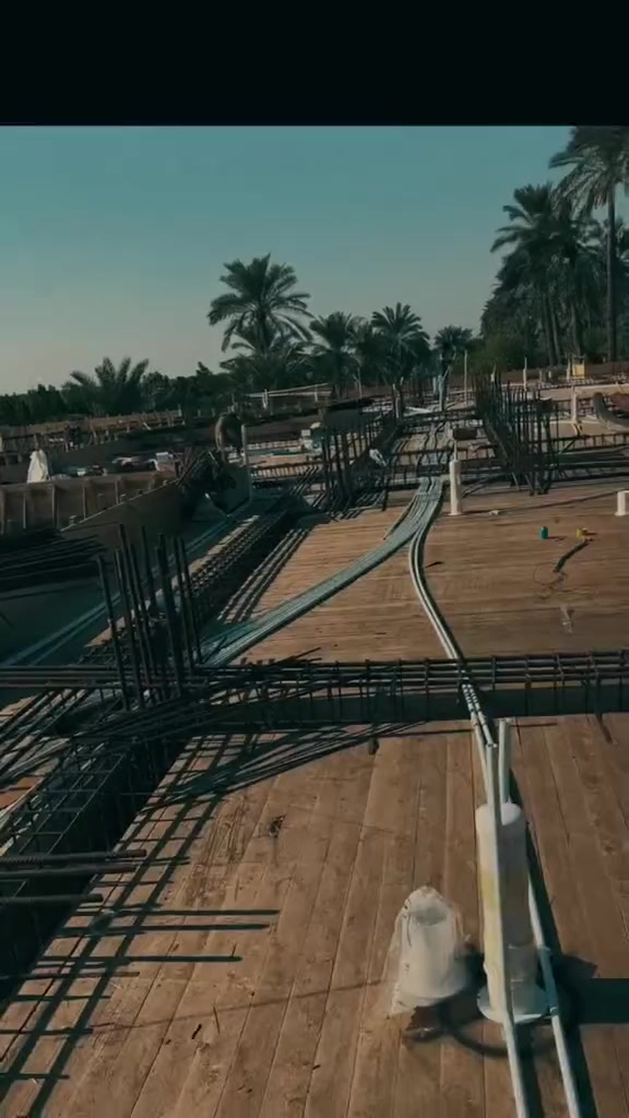 ⚡ مراحل الإبداع والدقة في العمل.. إمدادات كهربائية لفلة بمواصفات عصرية! ⚡
التفاصيل:
نشارككم لقطات من أحدث أعمالنا الهندسية تحت التنفيذ، حيث نعمل على تنفيذ شبكة كهربائيات متكاملة وبنظام حديث يتناسب مع فخامة التصميم ومتطلبات الذوق الرفيع.
🔹 تفاصيل المشروع:
 نوع العقار: فلة سكنية فخمة.
 مساحة البناء: 1200 متر مربع.
 الارتفاع: 6 متر (تصميم بأسقف مرتفعة تمنح شعوراً بالاتساع والفخامة).
 حالة العمل: جاري التنفيذ بأعلى معايير الأمان والجودة وبدقة توزيع تلبي كافة الاحتياجات المستقبلية.
نسعى دائماً لتقديم أفضل الحلول الذكية والآمنة لضمان راحة وسلامة بيوتكم.

للاستفسار ***********
#كهرباء_بناء #ديكورات_فخمة #تأسيس_كهرباء #مقاولات_عامة #ديكور_حديث #هندسة_كهربائية #فلل_فاخرة
