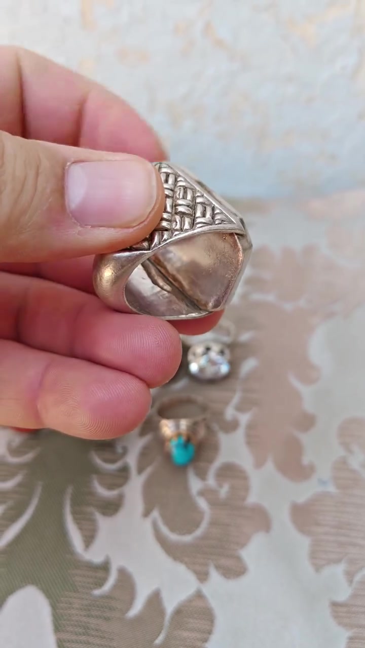سلام عليكم أخون ما أبيع واحد كلهن بيعه وحده شلع محابس فضه درجه اولا عدد 7 محابس السعر 350 ألف يعني يطلع الواحد ب50 ألف مكاني نجف ستفسار ***********

