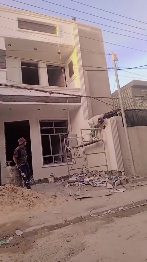 السلام عليكم بيت زراعي للبيع مساحه 60متر بي 2غرف نوم واستقبال ومطبخ وصحيات بناء جديد مكانه شهداء البياع سوق رضا قريب على فرن الصمون أو الشارع السعر 52وبي مجال ***********
