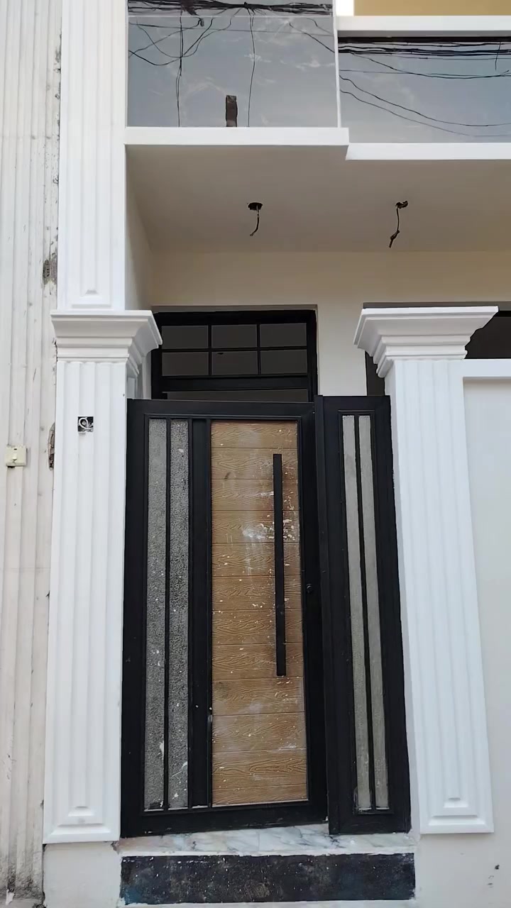 دار للبيع خمسين متر طابق ونص بل حرية ثانية شارع مطعم شرق الاتصال ***********
