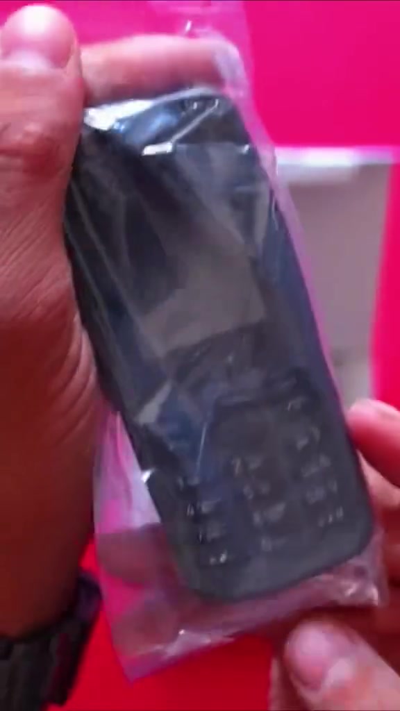 تريد هاتف ثانوي باعتمادية عالية ومكالمات صافية وبطارية تطول وما تخلص؟ 😫📱

هاتف نوكيا 106 الأصلي بشريحتين اتصال وصل! 🔥

بطارية أسطورية تدوم حتى 21 يوماً في وضع الاستعداد و15.7 ساعة مكالمات 🦾

يدعم شريحتين اتصال مع ذاكرة تتسع لـ 2000 اسم ورقم هاتف ✨

شاشة ملونة 1.8 إنش، كشاف LED علوي للطوارئ، وراديو FM مع لعبة الحية ✨

يجي وياه شاحن نوكيا الأصلي بسلك طويل 110 سم وبطارية قابلة للإزالة 💎

اطلبه هسة واضمن هاتف الاعتمادية ببيتك بأعلى جودة وأرخص سعر.! 👇

السعر 18  الف دينار فقط توصيل مجاني لجميع المحافظات 🇮🇶

نص مكتوب في الصور:
- Unbox my new phone With me 🥺❤️