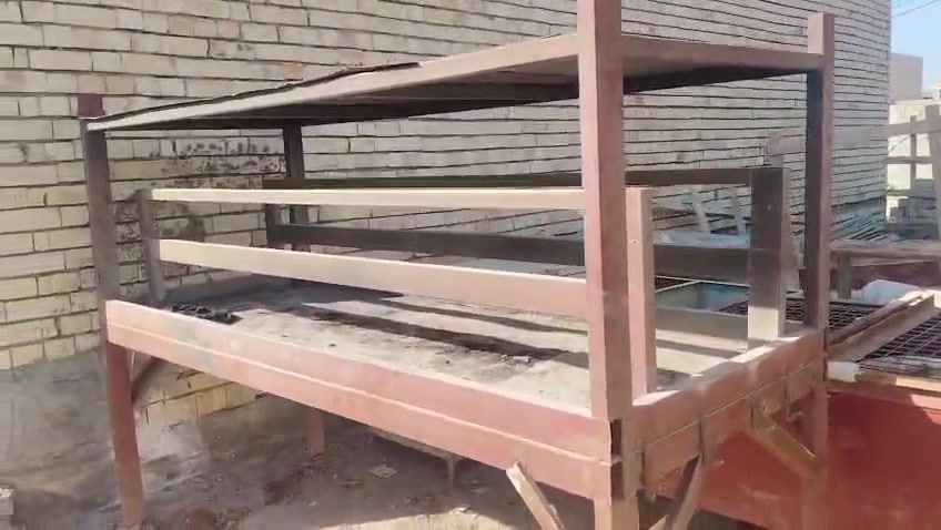 السلام عليكم غراض محل اسماك ودجاج كامله للبيع مجمده حجم كبير احواض 3 ميوزه 2 شوايه هلاسه دجاج السعر 1750 مع المجال***********
