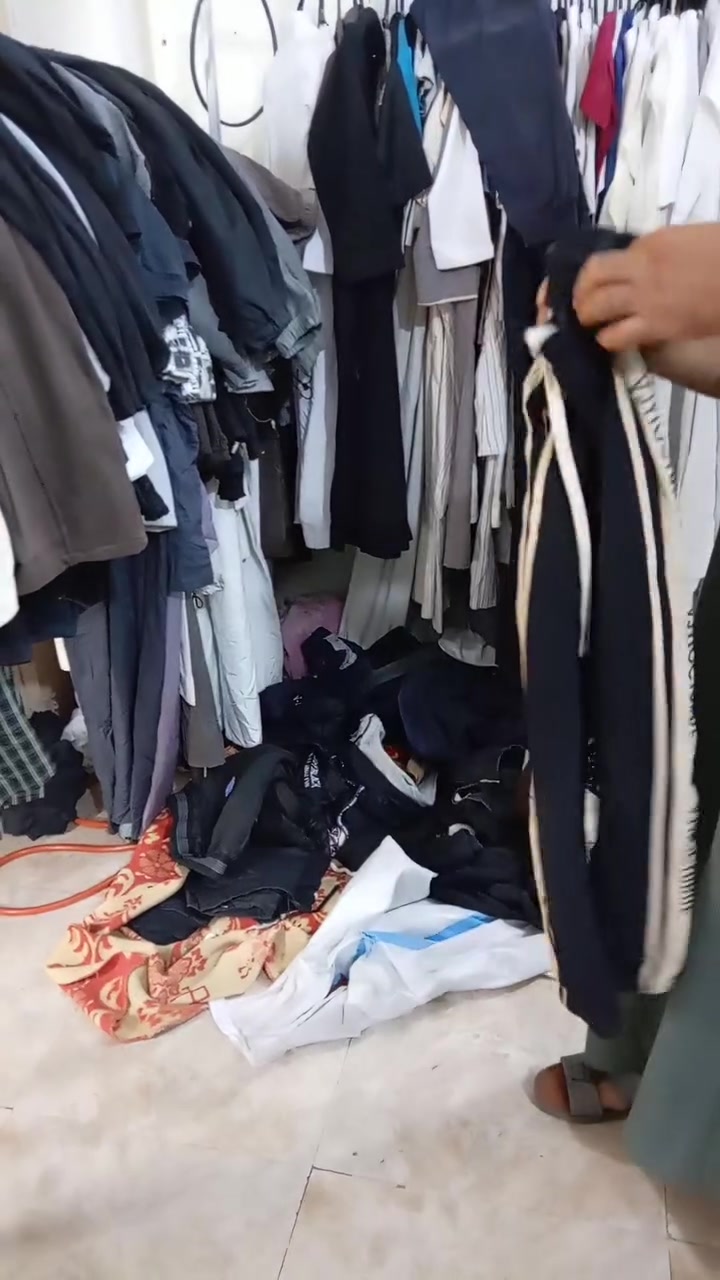 وصول وجبه جديدة من الدشاديش شتوي سعر لواحد ١٠ الف وصول وجبه جديدة من البجايم سعر زوح ٥ الف ودشاديش صيفي سعر لواحد ٥ الف و٣ب ١٠ الف العنوان فلوجه حي المعلمين قرب جامع سعد ***********)( ***********

نص مكتوب في الصور:
- d.rive_r