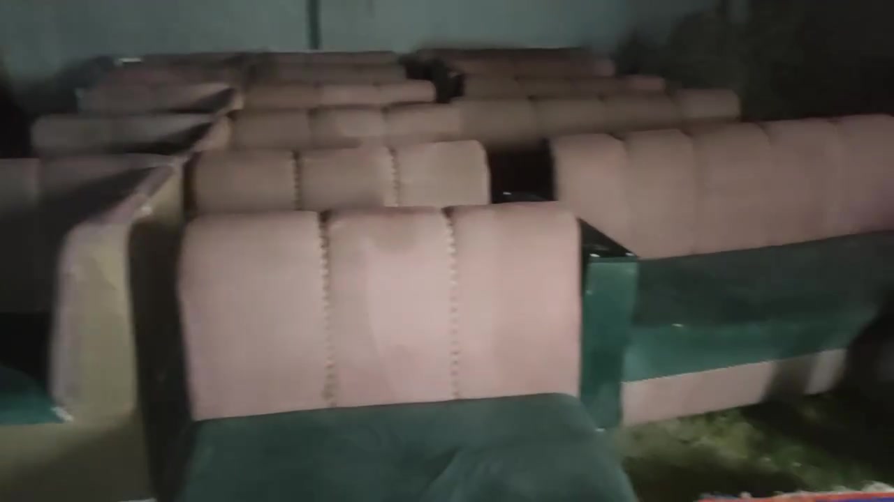 السلام عليكم للبيع مجموعه اغراض مستعمله ونظيفه ومناسبه العنوان مسيب حي المعلمين الدوب *********** اكو بعض الاغراض موظحه بل فديو 
قناني غاز عدد2 سعر الوحده 65 قفل بدون عمله 
مجمده هونداي حجم كبير شرط وظع الشركه 190
كنتور 5 ابواب سعره 175
بوفيه متر ونصف تزكام وكلش قويه 85 
كاميرات مراقبه منصوبات وكاملات شركة دهوى مع الشاشه150
بنكات جداري شركة انوال عدد4 سعر الوحده 20 وثنين سقفيه العربي الوحده 25
شبكه نانو وياها راوتر 25 
جربايه تزكام نفر واحد غير مستعمله50
***********
