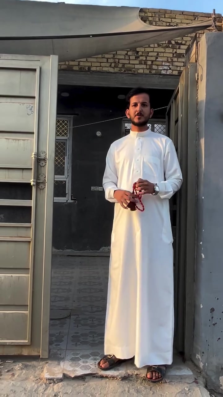 شارع ٦٠ الكرينات • ٢١٥م² • بناء حديث