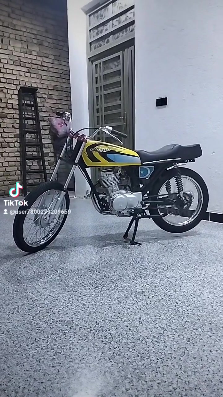 السلام عليكم دراجه نامه للبيع و الاستفسار علي الرقم( ***********)
