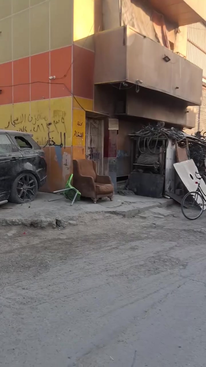 السلام عليكم محل للايجار في كم الارمن نزلة جسر محمد القاسم باب الشرجي الشارع العريض الواجه ٥ نزال ٦ونص يصلح ان يكون فيتر او صباغ او كهربائي او سمكري او ادوات احتياطية او مخزن للاستفسار ***********
