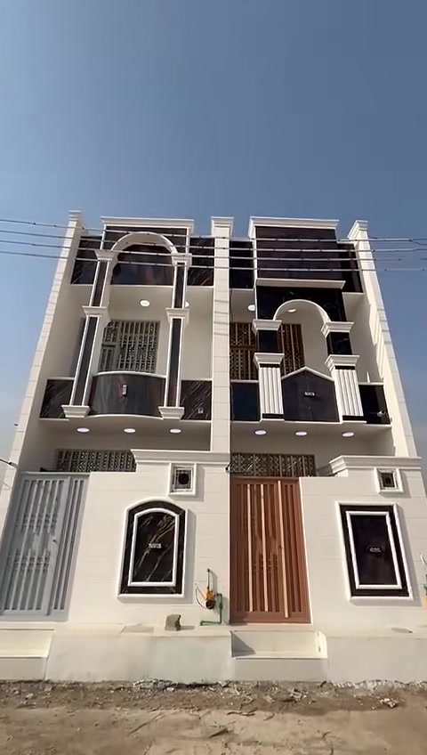 سلام عليكم يوجد
بيت مساحة 50 متر طابق ونص بناء حديث  للبيع 
شوارع ١٠متر 
يتكون البيت من غرفه نوم وصاله 
ومطبخ وصحيات داخليه خارجيه 
 البيت  جاهز للسكن 
طابو  زراعي ٢٥ 
 التحويل من ابو السند مباشر - قرار محكمة
 متوفرة كافه الخدمات (تبليط ♦️ماء ♦️ كهرباء♦️ مجاري) 
 الموقع مجمع الابداع كربلاء شارع الرابط يبعد 8 كيلو عن الإمام الحسين عليه السلام 

 اللاستفسار اكثر اتصل على الارقام التالية
***********
حيدر الغراوي للعقارات والمقاولات العامه 
 
 #عقارات_للبيع #العراق #حي_العباس #فولو #اكسبلور #متابعين #بساتين #البصرة #كربلاء #بغداد #كربلاء_الحسين #بيع #كربلاء_المقدسة #عقار #عقارات #فولو #دعم #متابعة #سبحان_الله #تعليق #لقطة #للبيع #القران_الكريم #بيت #اكسبلور_فولو #يالله #اكسبلور_explore #استغفر_الله #استثمار #عقارات_كربلاء
