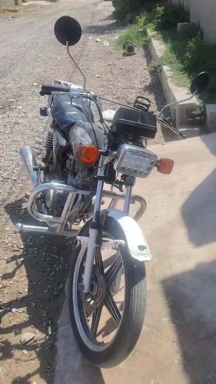 للبيع موديل 18كهربائيات شغاله ضفيره جديده سعر 250وبيه مجال اتصل وتدلل ***********
