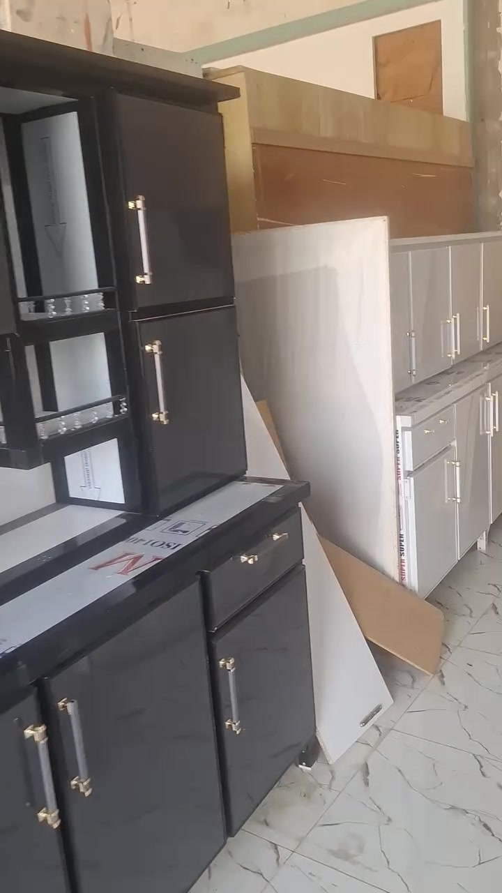 كونترات جديد شغل درجة اولا 

عنوان قرب قصاب حكمت 
رقم هاتف ***********
