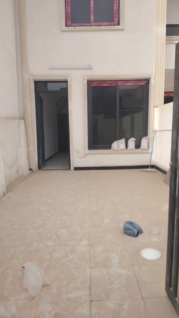 🏠 دور سكنية  للبيع (عدد 2) 🏠
بيع مستعجل 
الموقع: بغداد - حي التراث - محلة 300 تراث الخامسة 
​المساحة: 100 متر مربع لكل دار (بناء متكامل الخدمات)
​📌 تفاصيل وتصميم الدار:
​الطابق الأرضي: استقبال واسع + مطبخ + غرفة نوم + مجموعات صحية.
​الطابق الأول: غرفتين نوم + مجموعات صحية.
​الخدمات: كاملة وجاهزة للسكن فوراً.
​📞 للاستفسار والمعاينة، يرجى الاتصال على الرقم: [***********
***********
واتساب متوفر ]
