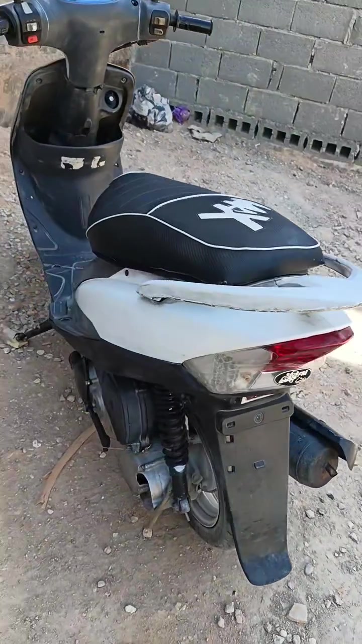 ماكس منغولي للبيع دراجه شوفت عينك لا مجفته ولا مفتوحه كهربائيات كله شغال بس هندر عوزها 400 وبيها مجال (***********)مكاني كربلاء سيد سماعيل
