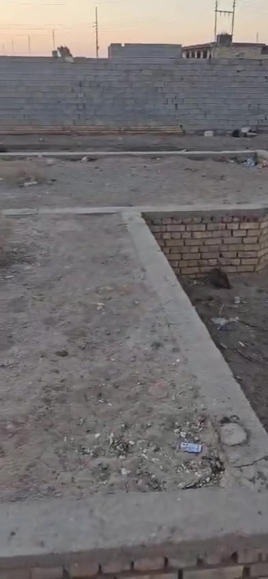 السلام عليكم  اخواني الأعزاء عندي هذا البتلو للبيع مساحه ٢٤٠ م يحتوي ع غرفتين+  صالة + هول داخلي  + مجمع صحيات داخلي + مطبخ + استقبال ...ارتفاع البتلو ١.١٠ مدفون و كامل الشارع تقريبا شبه كامل بالنزلة الثانية ...... والجوارين والله جدا ناس طيبين .... الي يفيده يتصل ع رقمي *********** .... متوازي ع بيعته وعارضه ب 8 مليون الي يفيده يراسل او يتصل ♡
