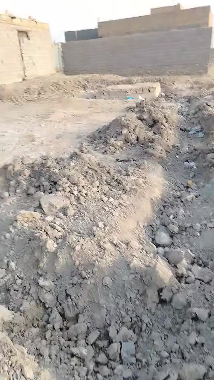 قطعه زراعي با العكر الشرقي خلف محطة مال القطار المصب الشرقي مساحه 200 متر كل الخدمات متوفره السعر 10 وبيه مجال بصيط الموشراي لا يخابر ولا شي
***********
