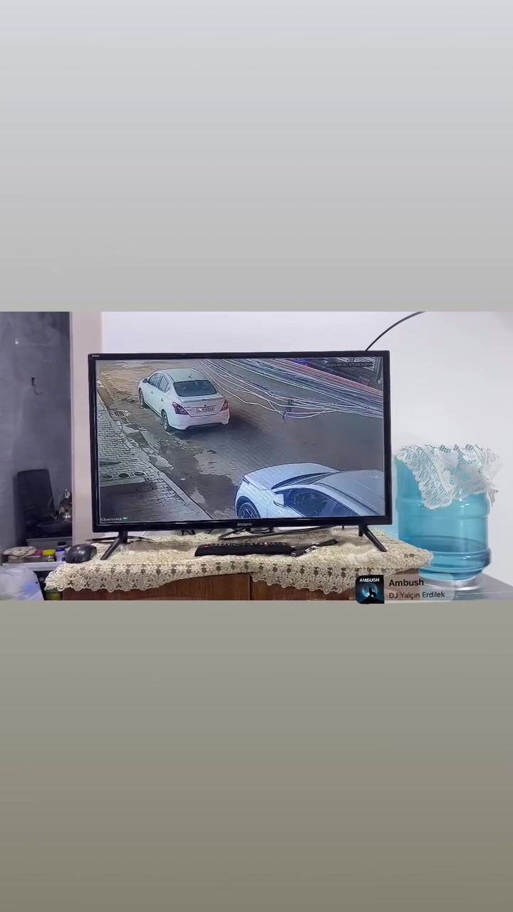 كلها علينا تجهيز وتنصيب بأعلى المواصفات 

ويانا صار الليلي ملون حتى بدون انارة وصوت وصورة
منظومة الدهوا فول كلر الليلي ملون بدون انارة مع يو بي اس
ليثيوم اصلي 

مواصفاتها :-

🔺الكاميرات عدد 4 دهوا الاصلي ٢ ميكا حقيقي تصوير ليلي 
      نهاري ملون حتى بدون اناره وصوت وصورة تحتوي فلاش
      وبدقة عالية دقتها تفتح زاوية كبيره لتغطية اكبر مساحه.

🔸الديفيار دهوا الاصدار الحديث يدعم اللغة العربية  يربط على 
      الانترنت ويشغل كل انواع الكاميرات بدقة 1080 ويدعم 
       تسجيل الصوت. 

🔹الهارد 500 يسجل 17 يوم .

🔸كيبل رولة مسلح ونحاس ١٠٠م ومقاوم لكافة الظروف الجوية 

🔹 جهاز يو بي اس ليثيوم تلغي كافة المحولات ومشغلة مباشر 
       ويعتبر جهاز حماية ومنظم فولتية ويشغل المنظومة
       ٣ ساعات مع منظومة الانترنت  

🔸فيش كاملة للمنظومة pnc+ power

🔹بوكس بلاستك حماية لكل كاميرا يحافظ على الفيش من 
      العبث والرطوبة ويعطي شكل لائق بالتنصيب

🔸هدية كيبل اج دي مسلح.

7. ضمان المنظومة (كاميرات وديفيار)سنه حقيقي.

8. توجد نفس المواصفات 8 كاميرات مع كافة ملحقاتها مع هارد 1000 كيكا 

لمزيد من المعلومات مراسلتنا خاص او واتساب *********** او ***********

توصيل لكل العراق 5 الاف

