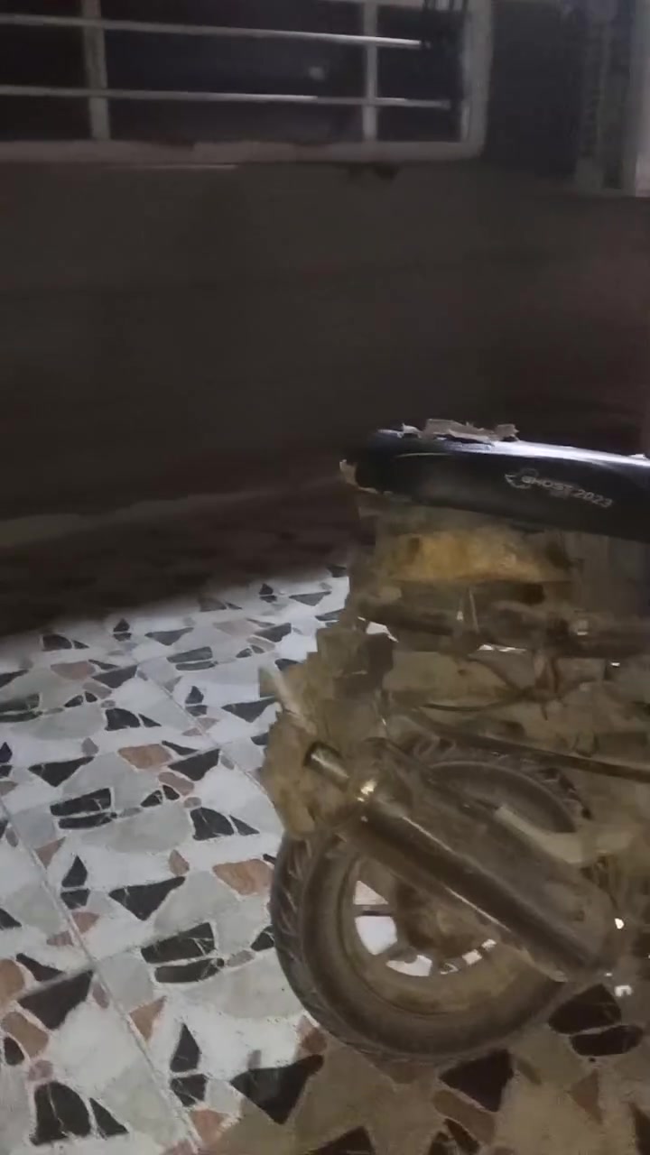 سلام عليكم دراجه بوليس لبيع سعر 250 وبيها مجال  محركه نضيفه بوشه 55 معدلها حلو بس شكلها تعبان مكاني بابل *********** 
نكره سلف
