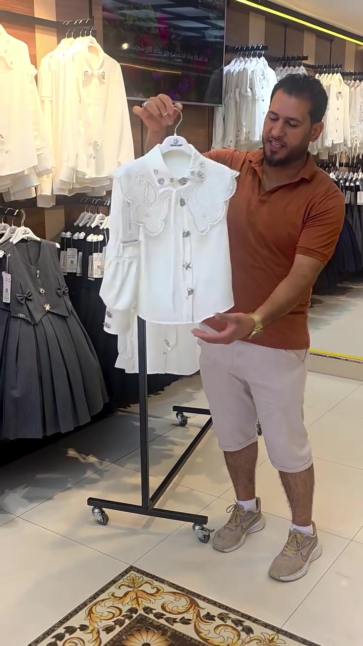 محلات العطار 
🤍✨ وصل حديثاً — قميص بناتي أبيض ✨🤍
👧🏻 موديلات أنيقة ومرتبة للبنات
👕 خامة راقية ومريحة
🤍 لون أبيض ناصع
📏 القياسات: من 6 إلى 10 سنوات
👌 مناسب للمدرسة والاستخدام اليومي
العنوان بغداد اليوسفيه قصرأ لاوسط قرب المحكمه سوق المدرسه القديم للحجز والاستفسار يرجى مراسلة الصفحه خاص ***********
