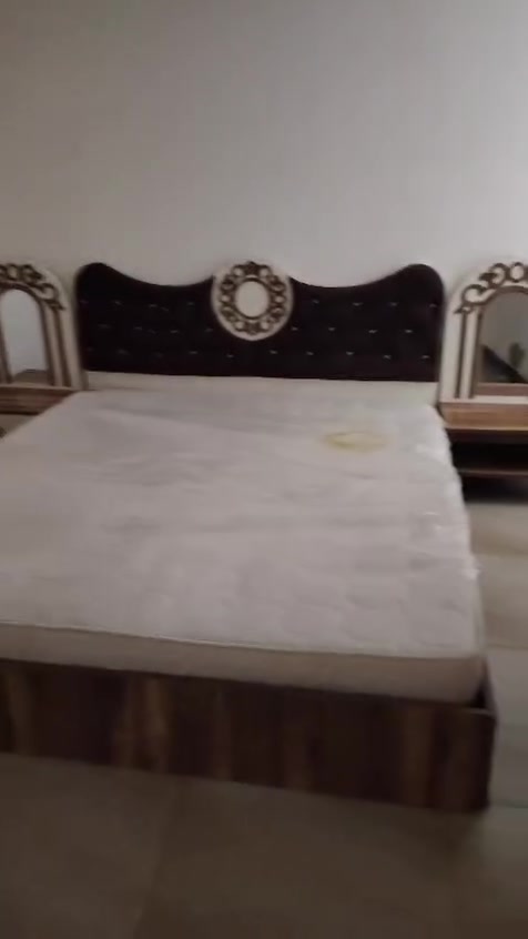 السلام عليكم أغراض نضيفه للبيع بغداد الشعب الثعالبه شارع البانزين خانه ***********
