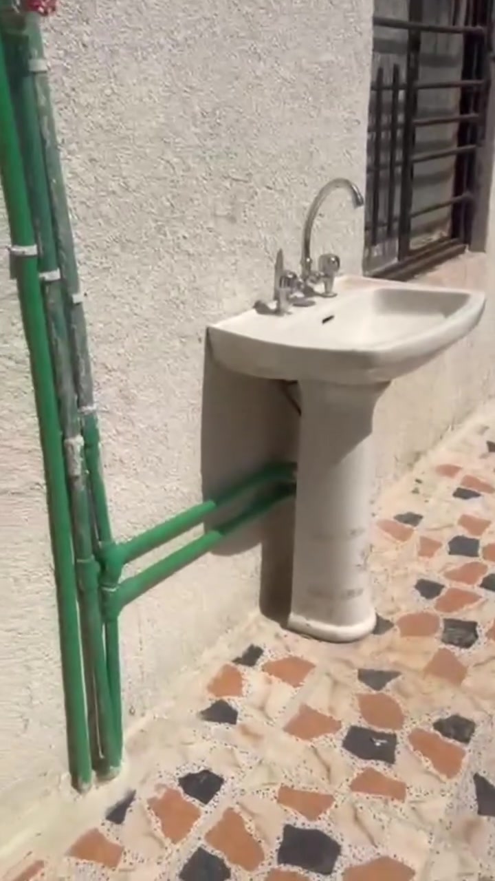 بيت البيع بلزعفرانيه تجاوز بدور شرطه ع شارع البستان بيت بنيه قرب مدرسة نور بغداد اي ستفسار حاضر ***********
