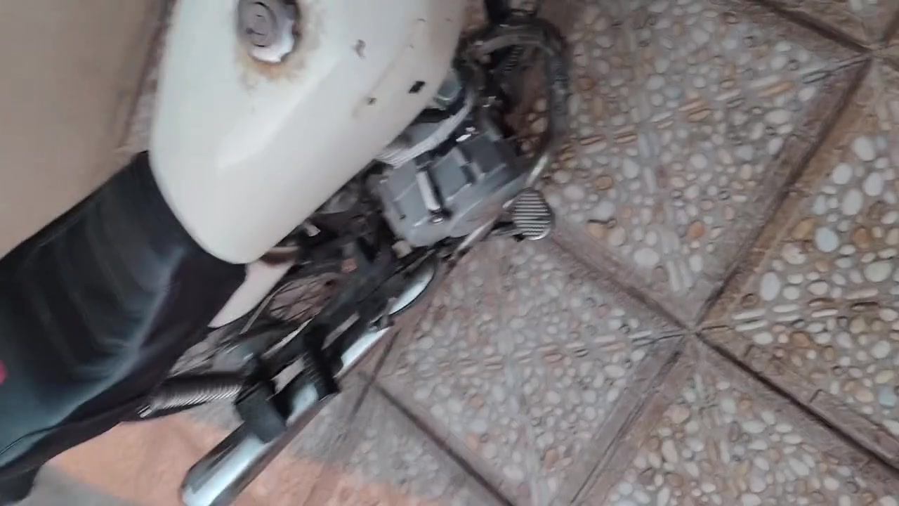 سلام عليكم دراجه للبيع بس الويل بي طسه وبريك ماكو السعر 250 وبي مجال هاذا رقمي بس واتساب***********
