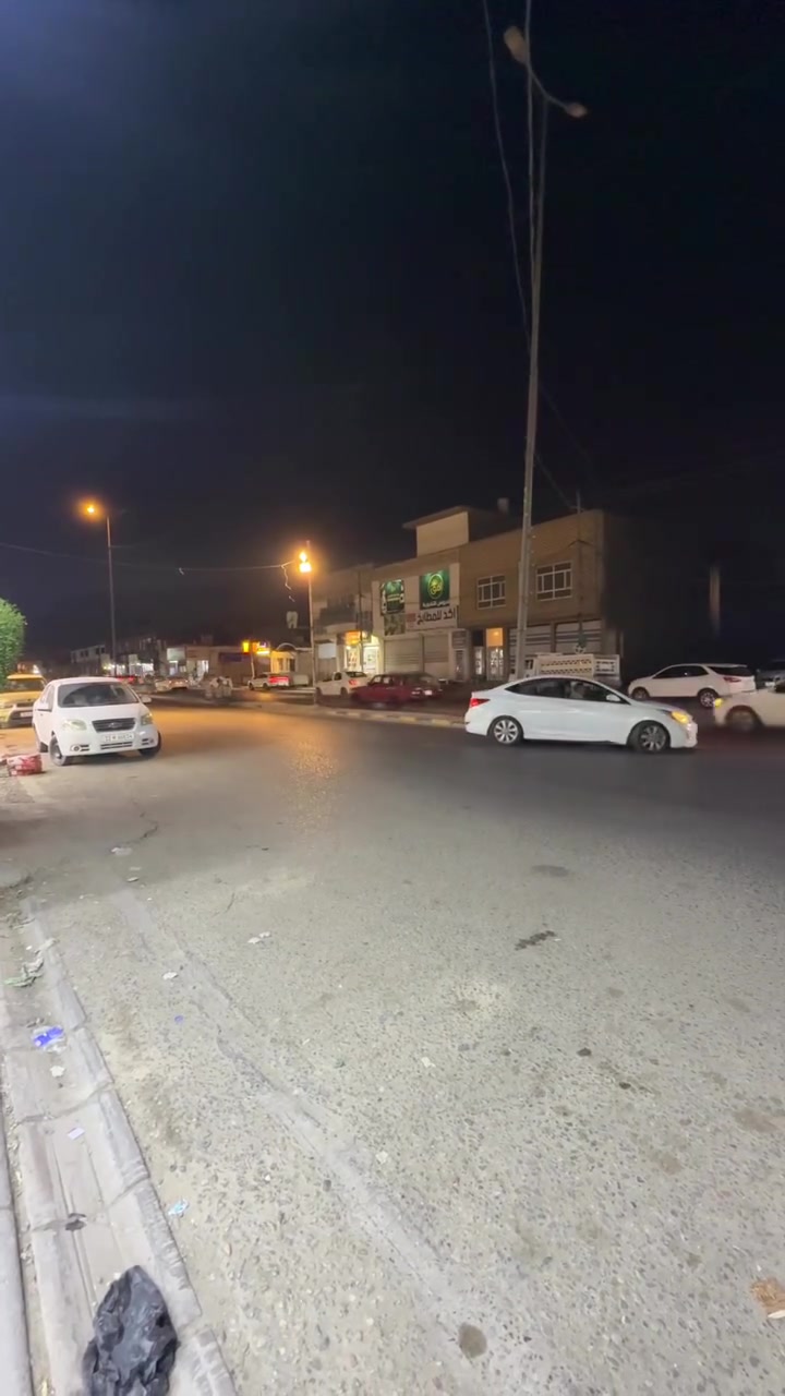 السلام عليكم.. مكان جاهز للبيع يصلح صيدلية محل اراكيل صالون نسائي محل ملابس المساحة 30 متر جاهز المكان وامانة الله المكان مرزوق بس اني انتقلت الى بغداد ومامتفرغلة شارعه تجاري حي ميسان الشريط المكان جاهز ديكور كهرباء فول سكيورتي جام خانه سقفية انارة يعني فقط تشيل بوسترات الطيران وتخلي غراضك وتسترزق 

للاستفسار 

***********
