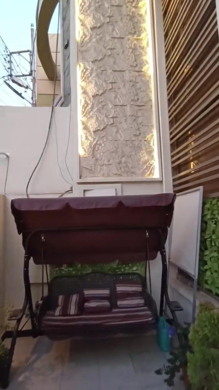بيت زراعي  للبيع في حي دجلة شارع ٥ البيت بناء جديد مساحة ١٤٠ متر واجها ٨٫٧٥ 
الارضي صالة واستقبال وحولي ومطبخ وغرفة نوم  وصحيات
الطابق الثاني ٣ نوم كبيرة وصحيات البيت يحتوي على مناور عدد ٢ 
للاستفسار ***********
