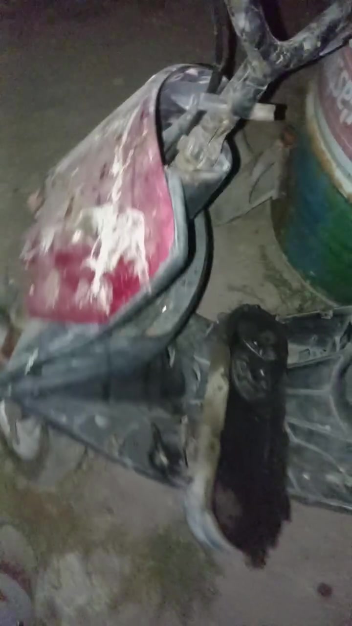 دراجة البيع تسع ٩ رادله كلج مامي وكررنك ساحك بعد شوف لفيدو وخابرني رقمي ***********
مكاني تنومه شط العرب سعر ٥٠وبيه مجال
