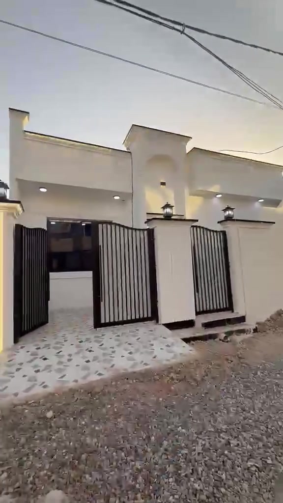 #عقارات-بنيان
السلام عليكم دار للبيع  🏠 كركوك حي البدر 
مساحه /100..م مربع 10×10
تفاصيل بالفيديو 
هاتف 📞 ***********

