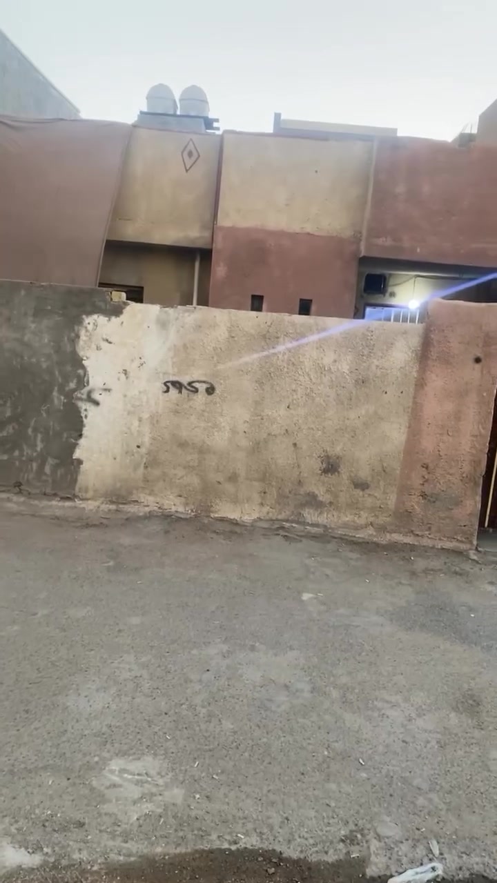 أبيع قطعت ارض ميت متر  خمسه بعشرين بسعر مناسب وتساب فقط ***********
