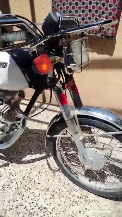 السلام عليكم ما طول للبيع ماكينه شرط دبلات كوش شغال بيه كهربائيات ابغى زنجيل موجود قبض باكر موجود السعر350 ابي مجال بسيط هذا رقمي واتساب اتصال ***********

