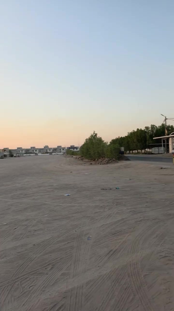فرصة تجارية....
عقار ٢٥٠م ركن شارع ٦٠ العرضي الفاصل بين مجمع الاميرات الاول ومجمع بيتي٢...
باقي التفاصيل بالفديوا ....
للاستفسار الاتصال على الرقم
***********
النخلة للعقار بأدارة صاحب الركابي
