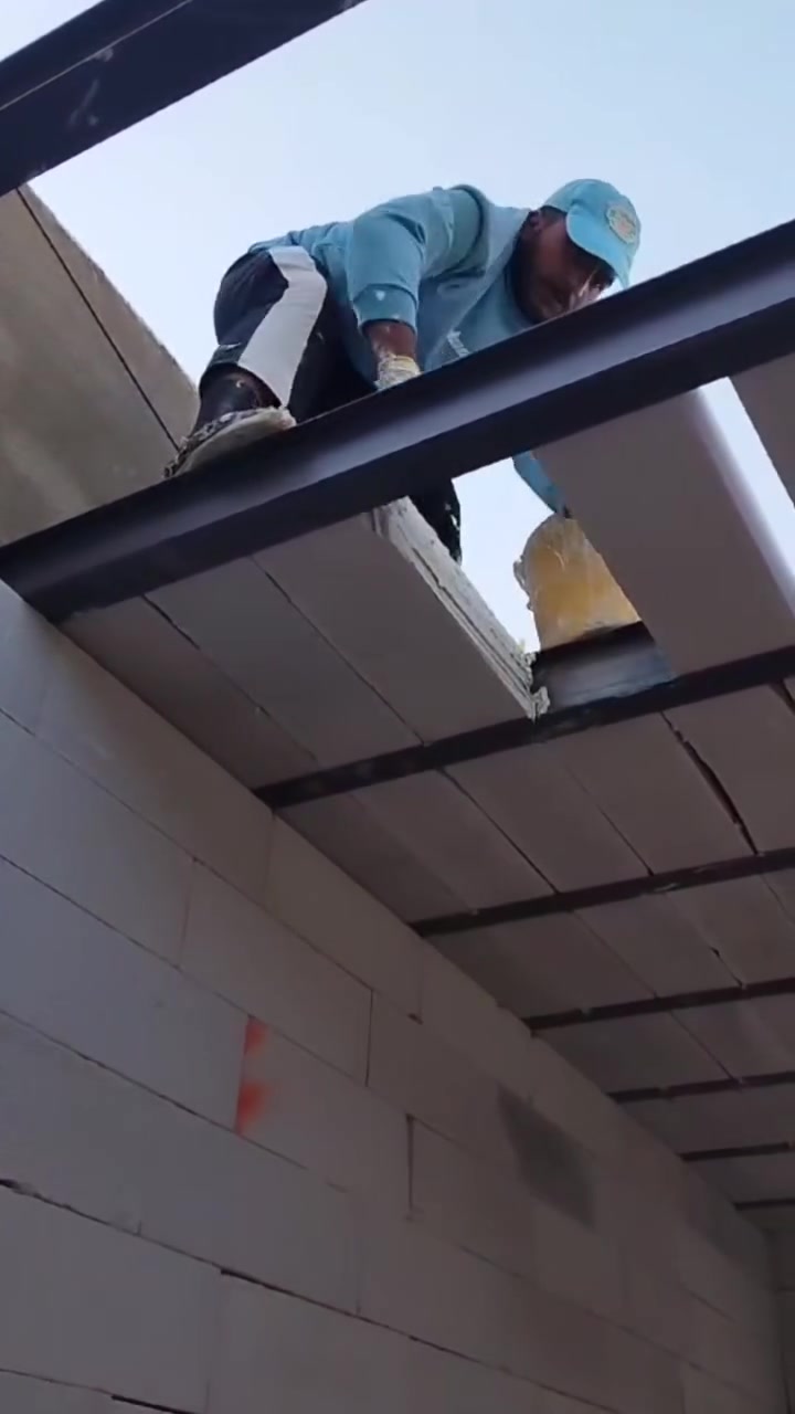 السلام عليكم خلفه بناء ثرمستون طابوك شغل درجه اولى استلام مهندس اي شخص عنده عمل يحوله الي نسبته محفوظه أن شاء الله مجمعات سكنيه جملونات بيوت اتصل وتأمر ***********
